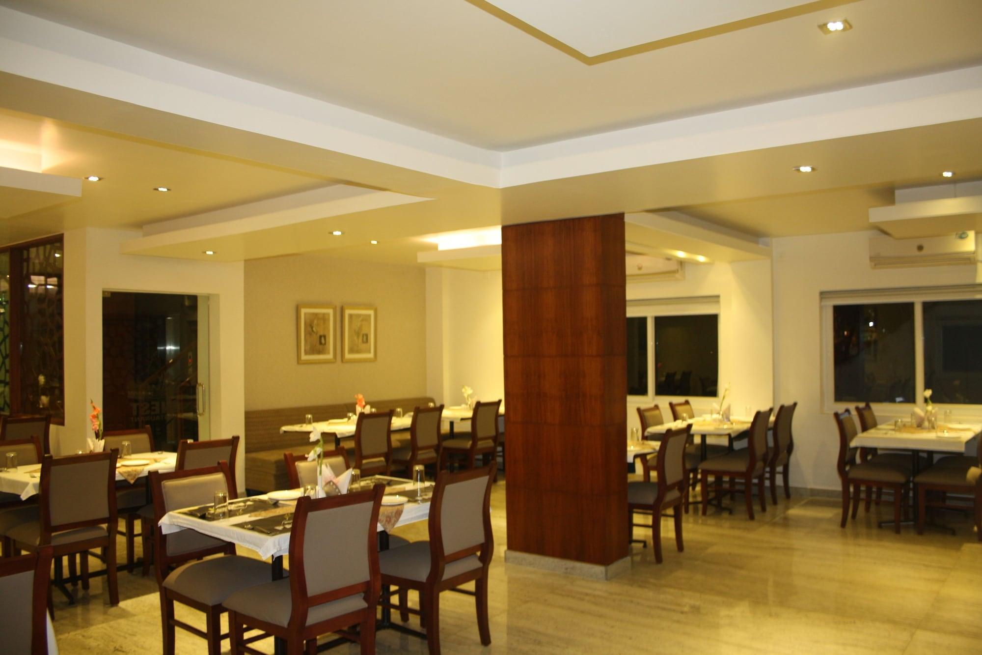 Hotel White Parrot Mysore Exterior photo